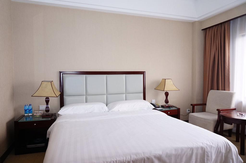 Hotel Universal Guilin Room photo